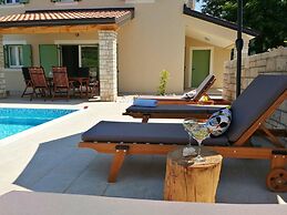 Villa Stella Comfortable Holiday Residence