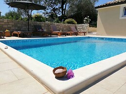 Villa Stella Comfortable Holiday Residence