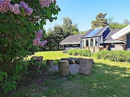 6 Person Holiday Home in Vaeggerlose