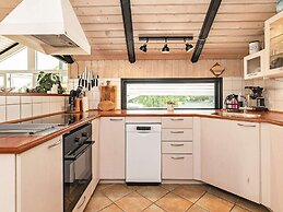 6 Person Holiday Home in Vaeggerlose