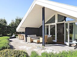 6 Person Holiday Home in Vaeggerlose