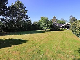 6 Person Holiday Home in Vaeggerlose