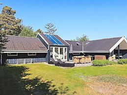 6 Person Holiday Home in Vaeggerlose