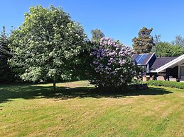 6 Person Holiday Home in Vaeggerlose