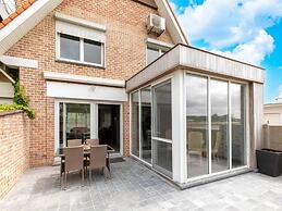 Villa in Middelkerke With sea Beach