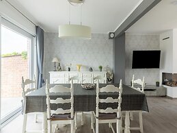 Villa in Middelkerke With sea Beach