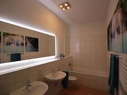 Homberger 4 Modern Retreat