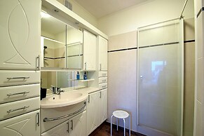 Silver Beach 0105 Well Equipped Apartment