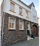 Heinrich Winery House