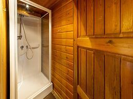 Majestic Chalet in Durbuy 200 Meters From the Golf