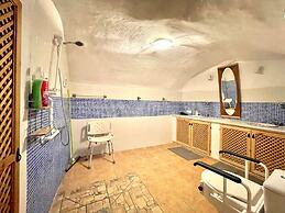 Edinah Complex With Pool and Facilities for PRM