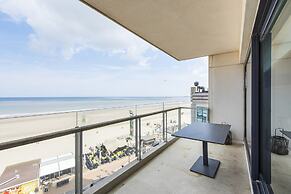 Beautiful Apartment by the sea