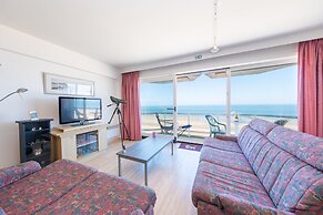 Bright Apartment With sea View