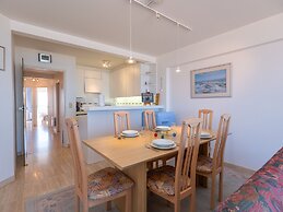 Bright Apartment With Sea-views