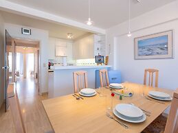 Bright Apartment With Sea-views