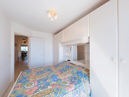 Bright Apartment With Sea-views