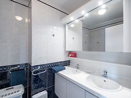 Bright Apartment With Sea-views