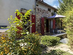 Holiday Home in Rouy With Private Pool