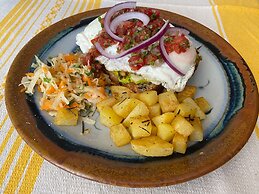 Zandoyo Bed & Breakfast