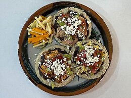 Zandoyo Bed & Breakfast