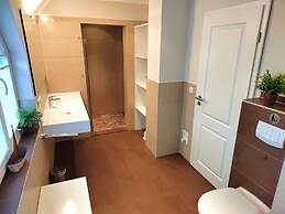 Strandburg Modern Retreat