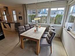 Strandburg Modern Retreat