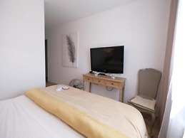 Charming Holiday Home With Private Pool