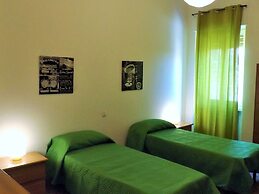 Nice Apartment in a Historic and Elegant Building in the Center of Gar