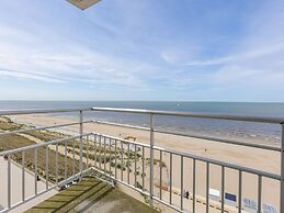 Apartment With Frontal sea View