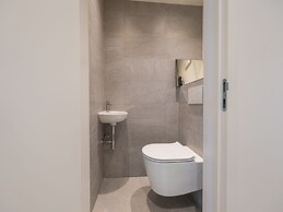 Apartment With Frontal sea View