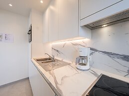 Apartment With Frontal sea View