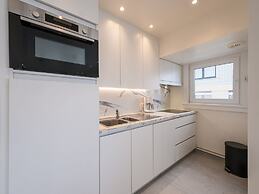 Apartment With Frontal sea View