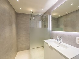 Apartment With Frontal sea View