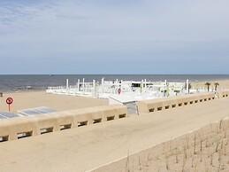 Apartment With Frontal sea View