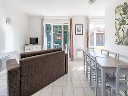 Nice Holiday Home Near Lake in Les Landes