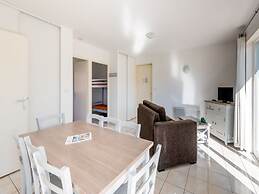 Nice Holiday Home Near Lake in Les Landes