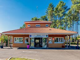 Nice Holiday Home Near Lake in Les Landes