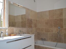 Rural Villa in Lorgues With a Private Pool