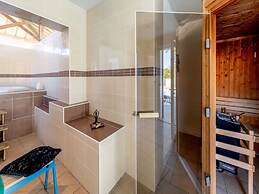 Holiday Home Near Lake in Sunny Les Landes