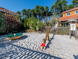 Holiday Home Near Lake in Sunny Les Landes