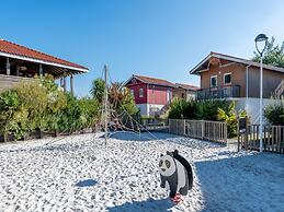 Holiday Home Near Lake in Sunny Les Landes