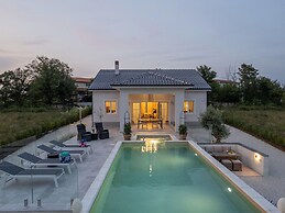 Modern Villa With Swimming Pool and Fenced Garden