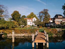 4 Villa Blanck Comfortable Holiday Residence