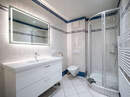 Hoppe 2 Modern Retreat