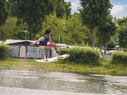 Luxurious Holiday Home on the Water in the Betuwe