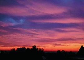 Cozy Riverside Escape