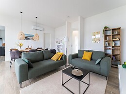 Water Villa With Jetty and 3 Leisure Boats