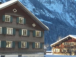 Holiday Home Geser Comfortable Vacation Home