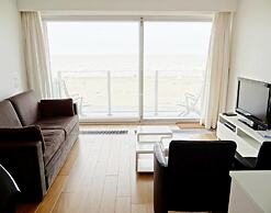 Apartment in Nieuwpoort With sea View