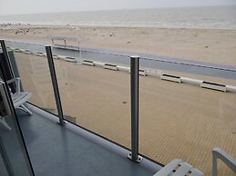 Apartment in Nieuwpoort With sea View